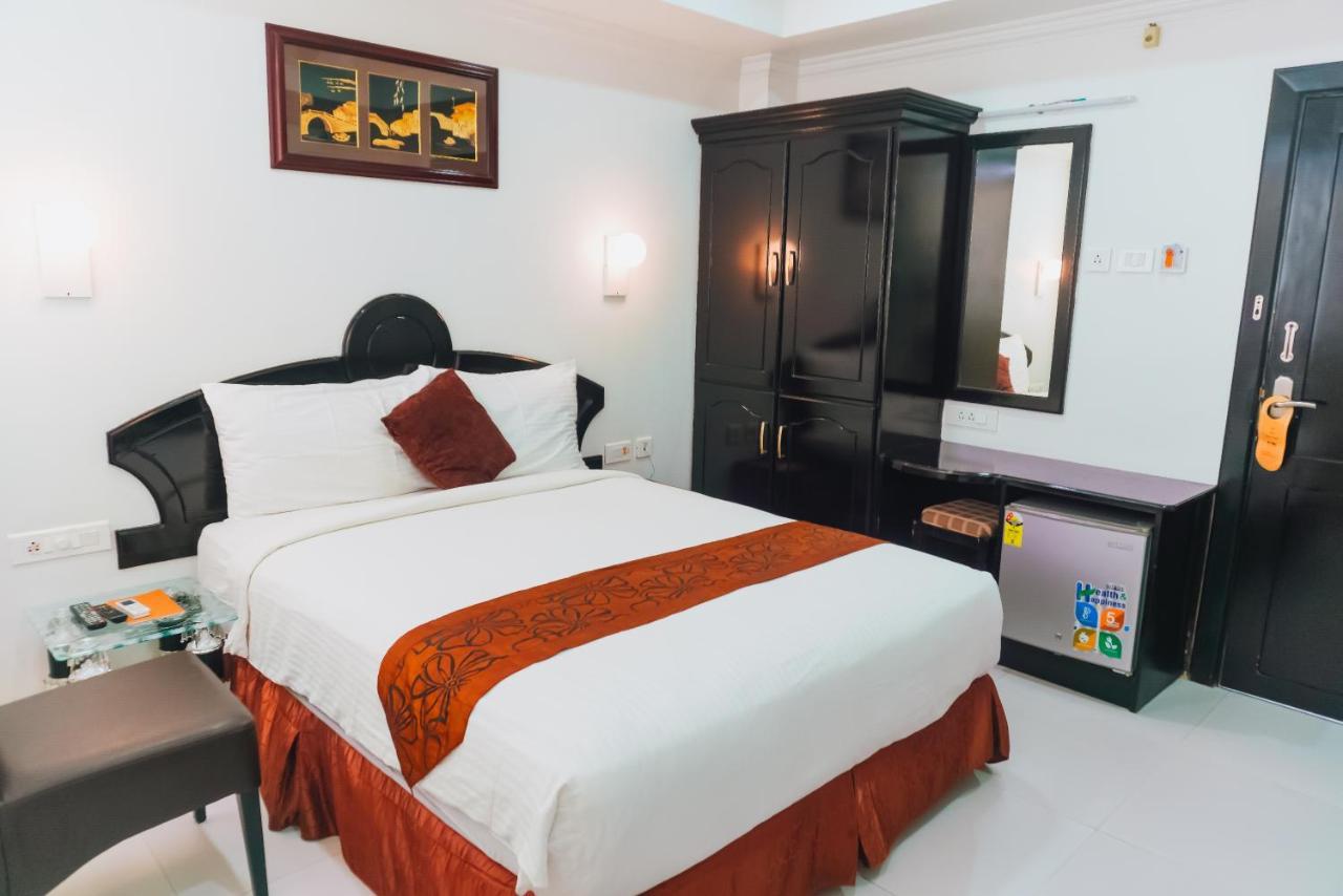 Chothys Park Hotel Thiruvananthapuram Екстериор снимка