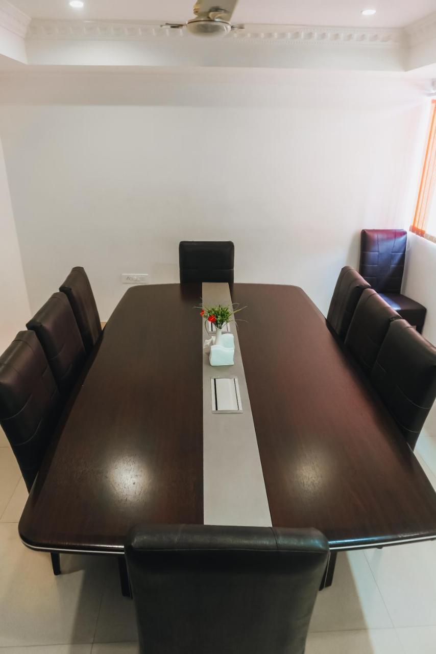 Chothys Park Hotel Thiruvananthapuram Екстериор снимка