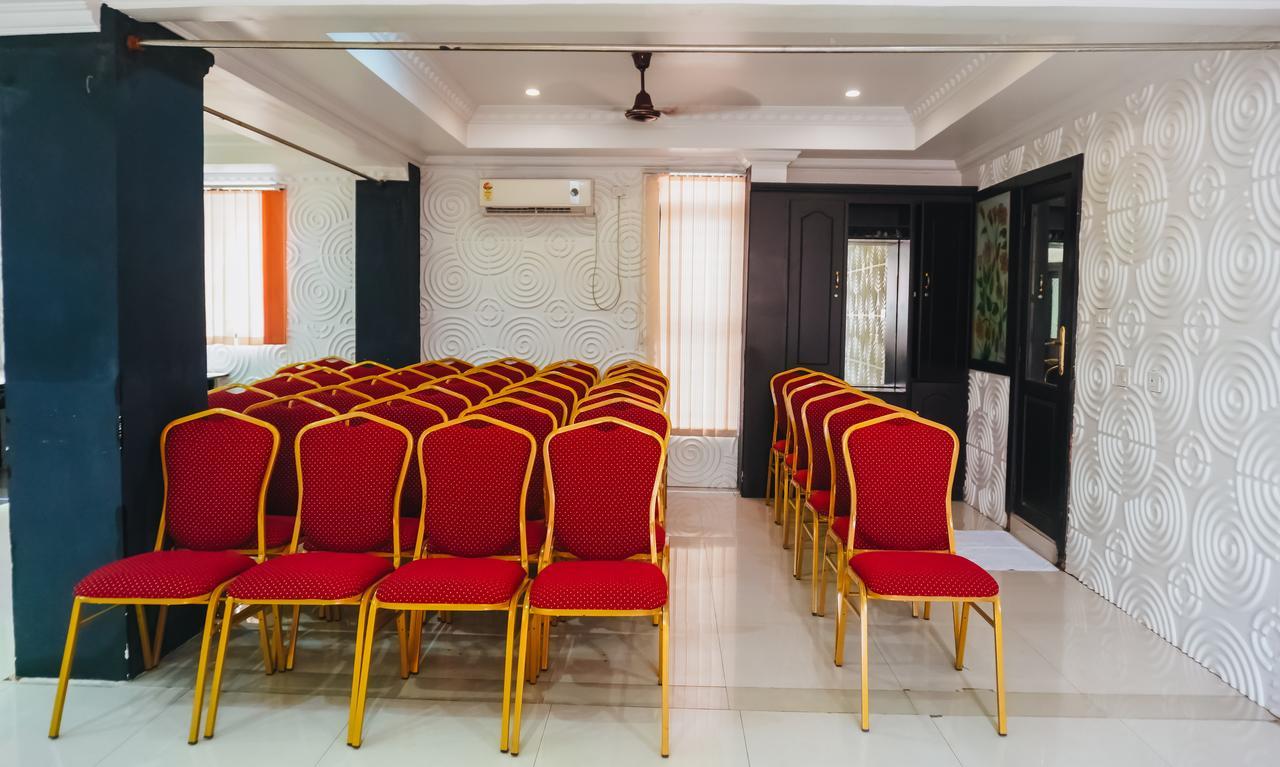 Chothys Park Hotel Thiruvananthapuram Екстериор снимка